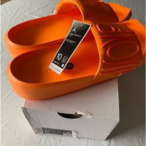 Women’s Jordan NOLA Slide, Size 10 in Bright Orange